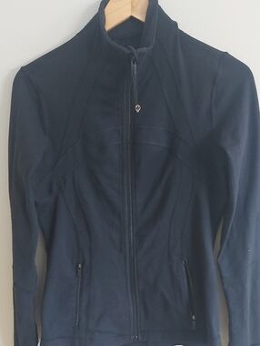 Lululemon Women's Black Zip-Up Athletic Jacket - 8